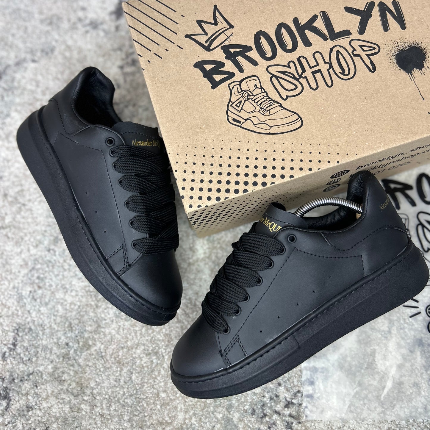 MCQUEEN - TODO NEGRO