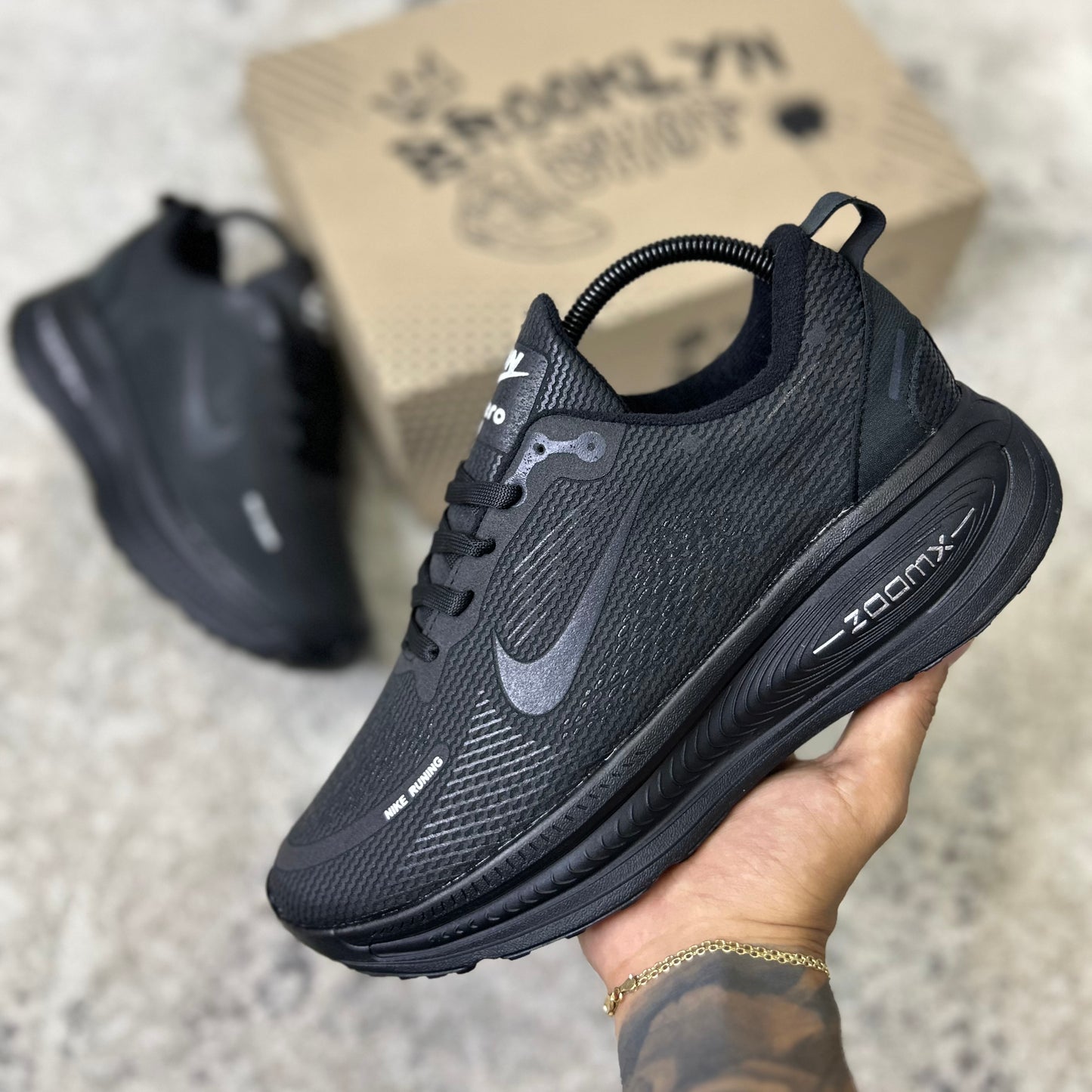 NIKE VOMERO 18 - TODO NEGRO