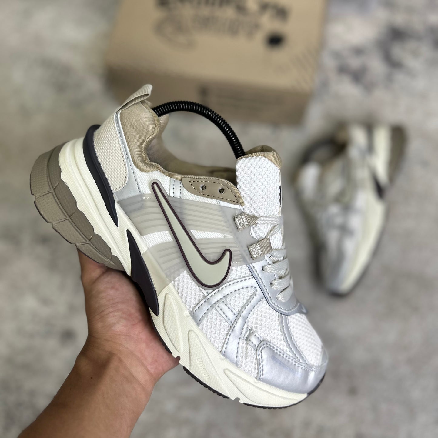 NIKE V2K RUN - BEIGE (AAA)