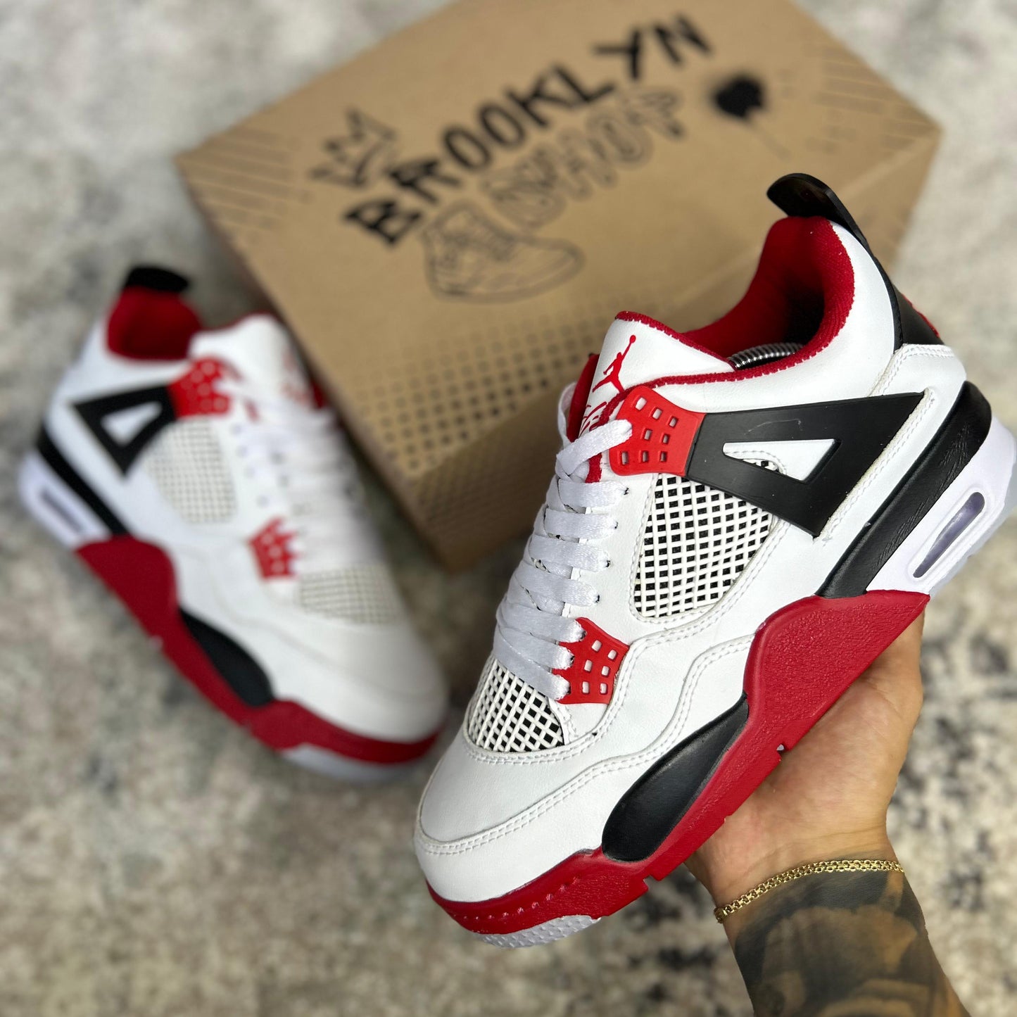 RETRO 4 - FIRE RED