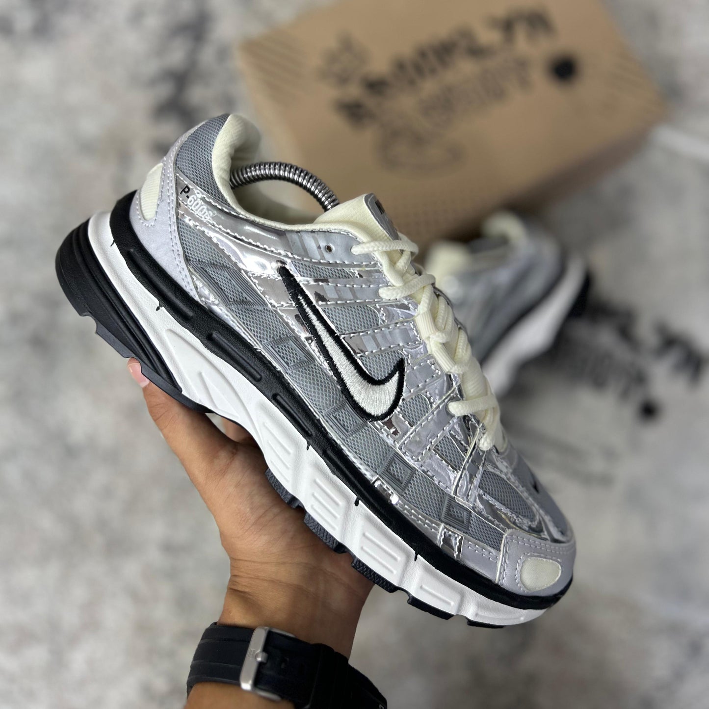 NIKE P-6000