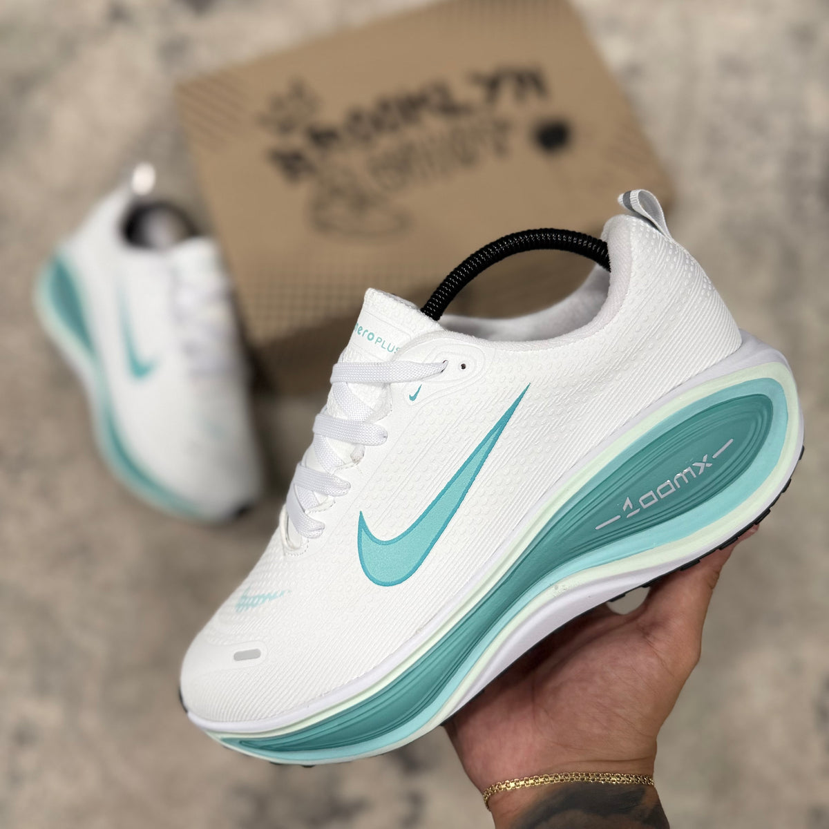 NIKE VOMERO PLUS - DAMA
