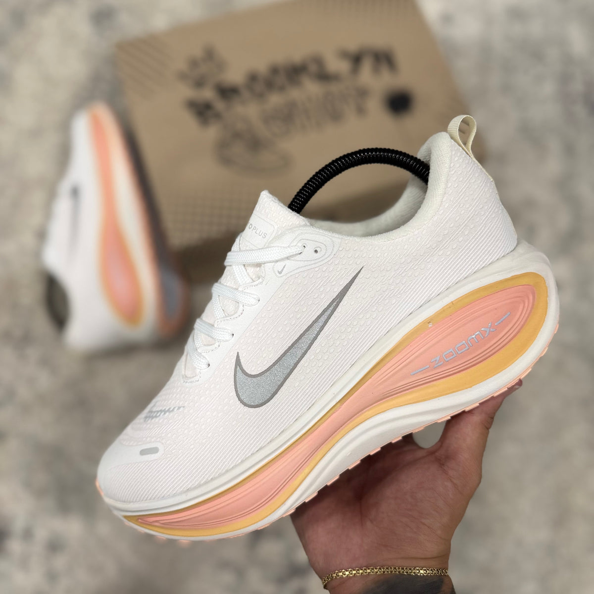 NIKE VOMERO PLUS - DAMA