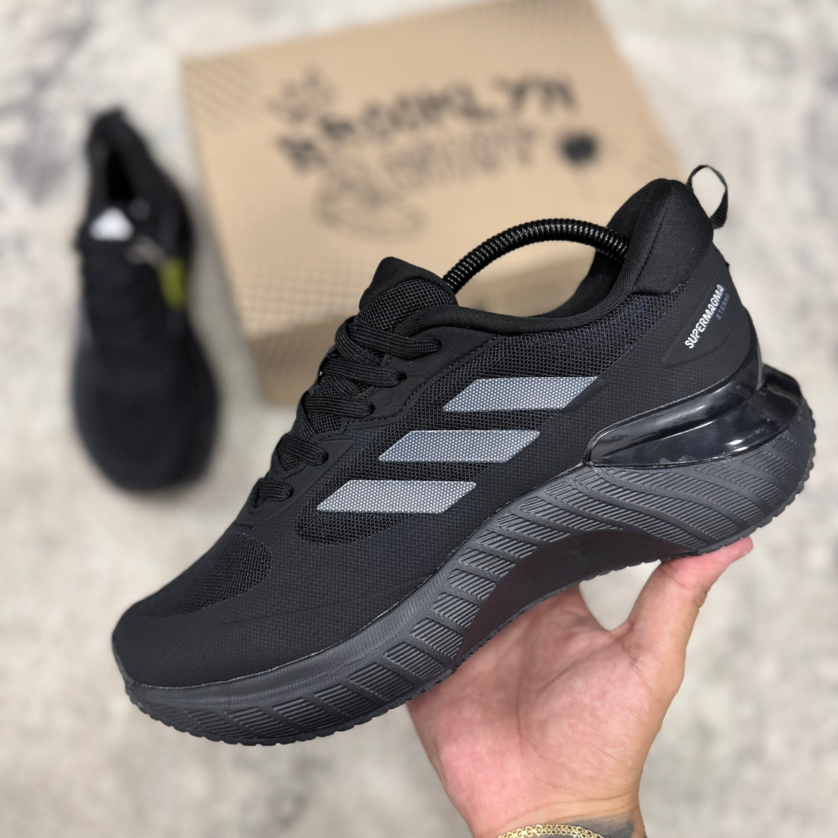 ADIDAS SUPERMAGNA - NEGRO (AAA)
