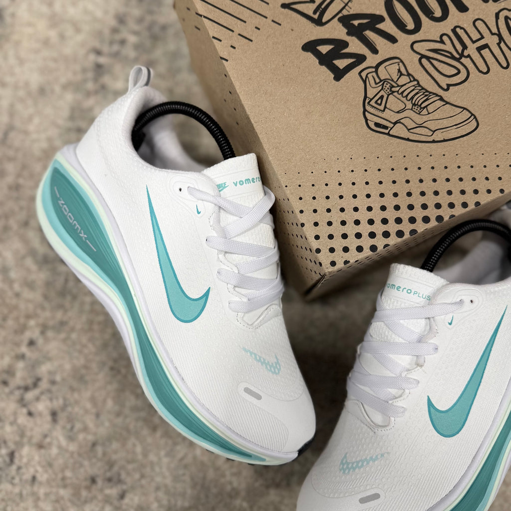 NIKE VOMERO PLUS - DAMA