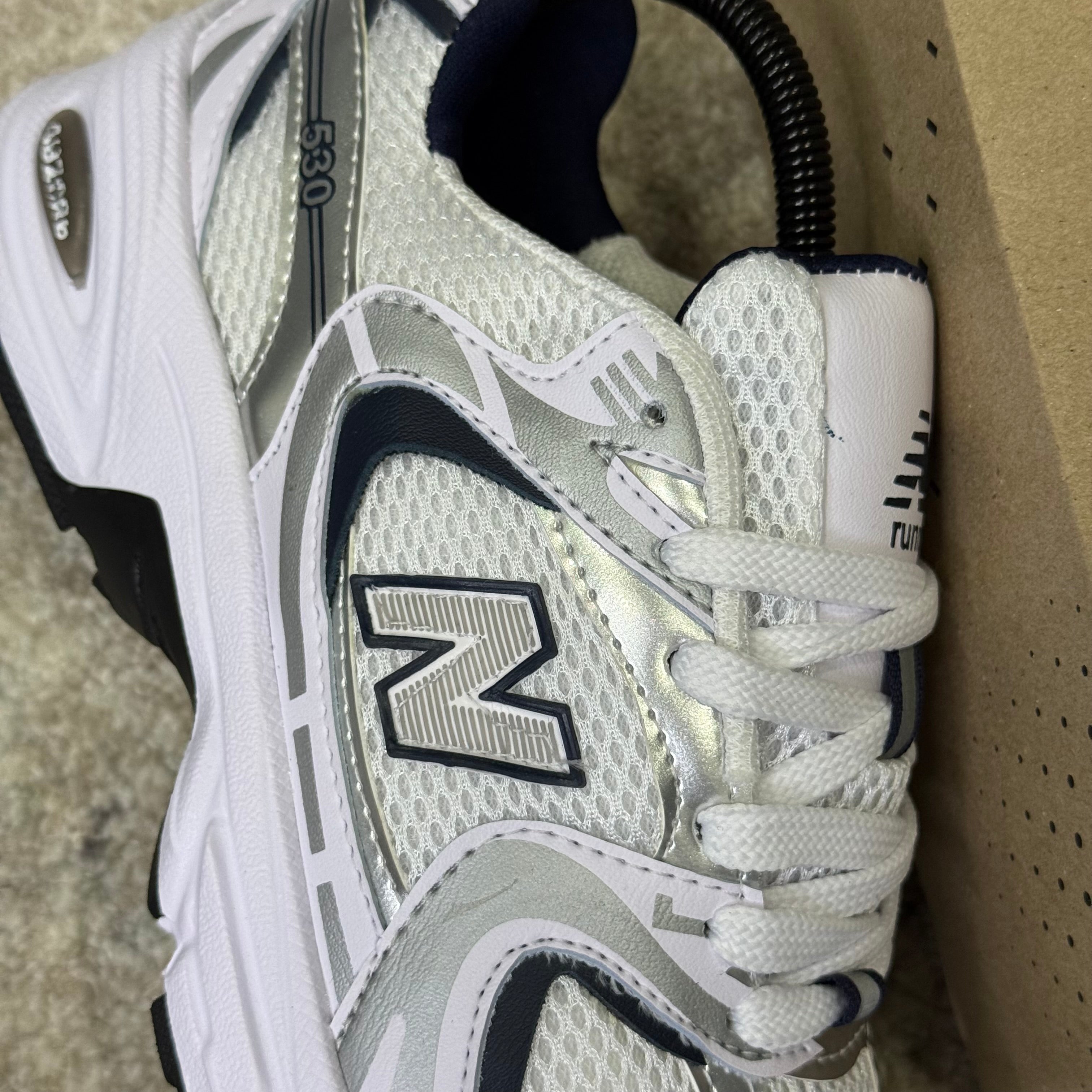 NEW BALANCE 530