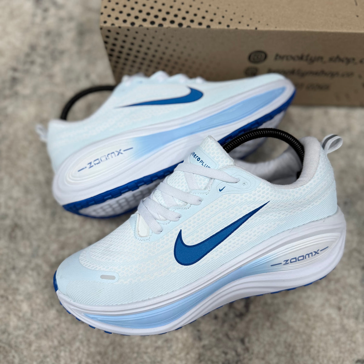 NIKE VOMERO PLUS - DAMA
