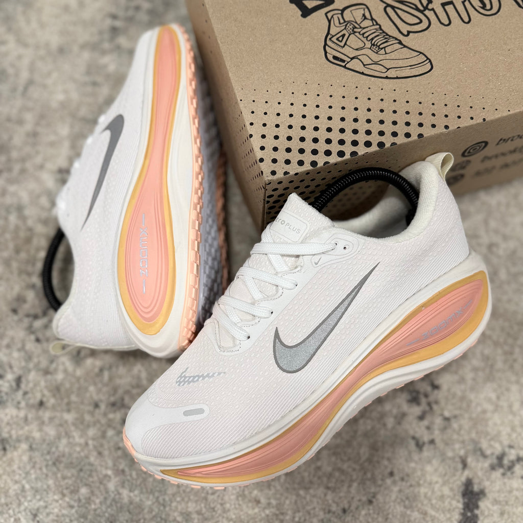 NIKE VOMERO PLUS - DAMA