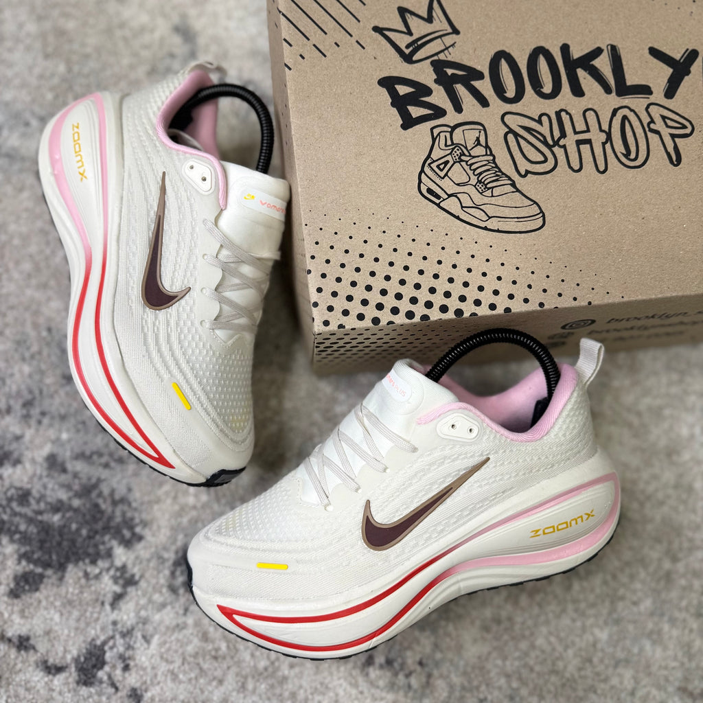 NIKE VOMERO PLUS - BEIGE