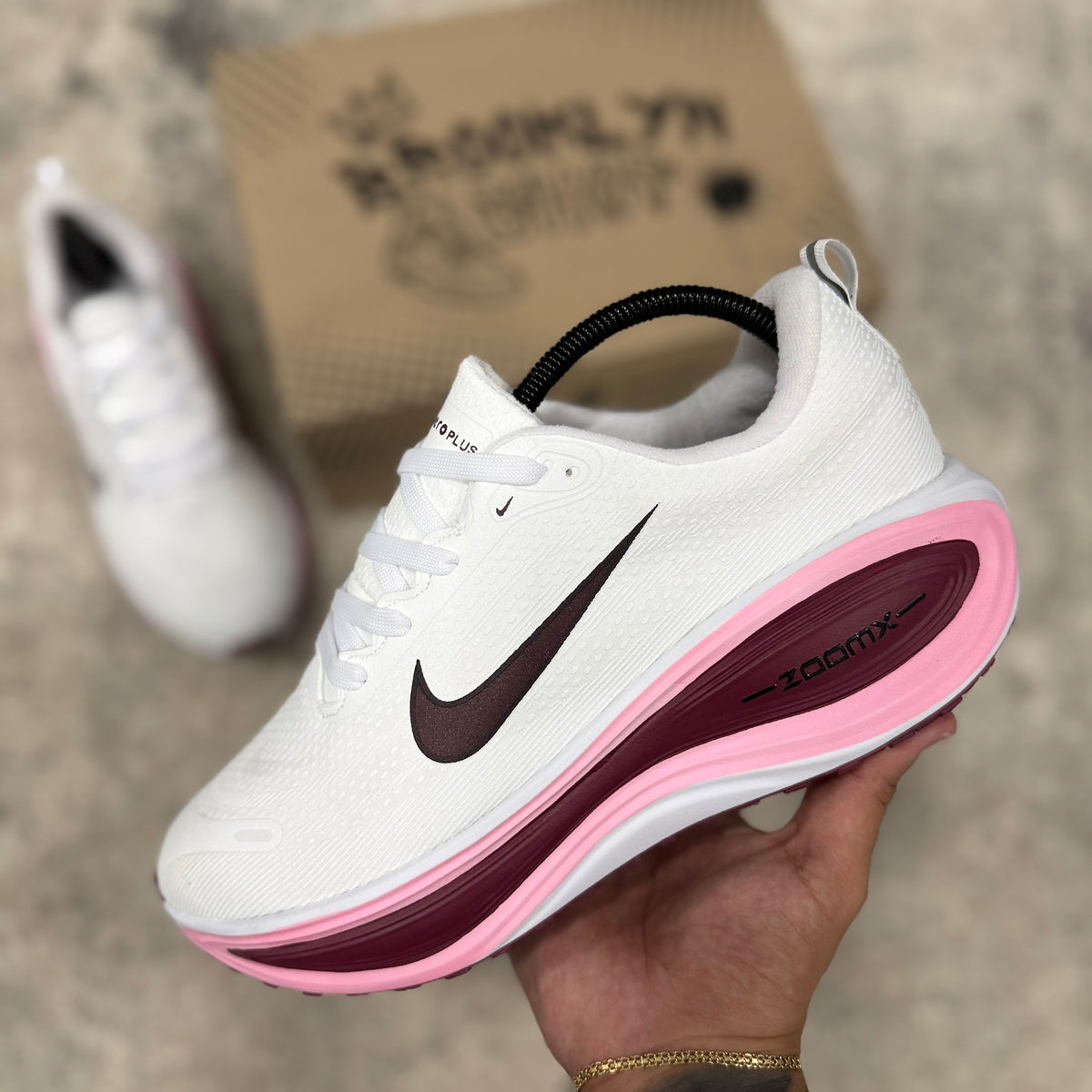 NIKE VOMERO PLUS - DAMA