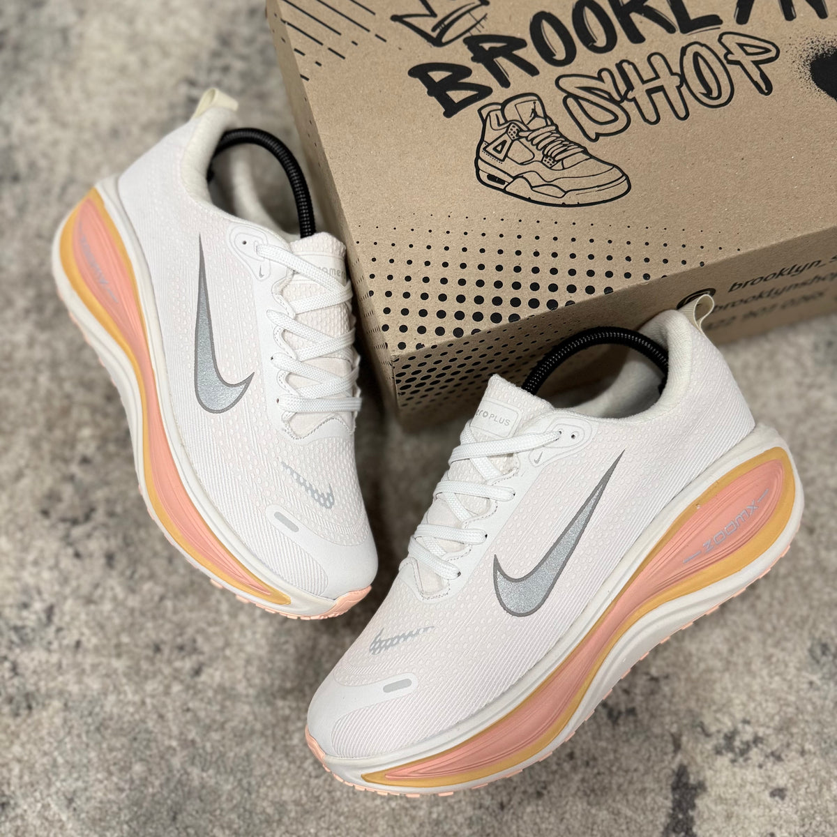 NIKE VOMERO PLUS - DAMA