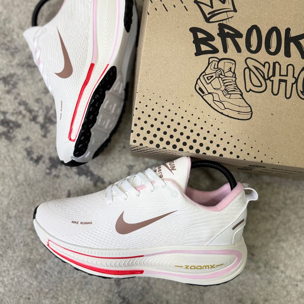 NIKE VOMERO 18 - BEIGE