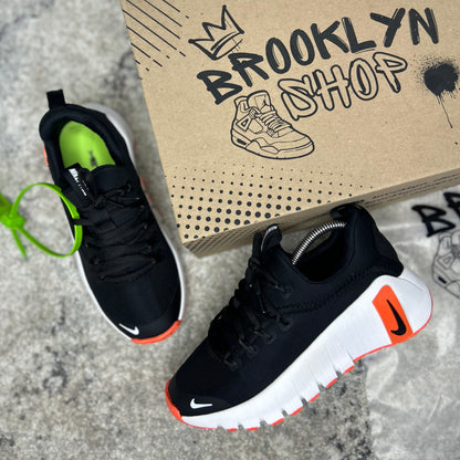 NIKE FREE METCON - 6