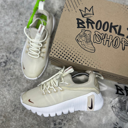 NIKE FREE METCON  6 - BEIGE