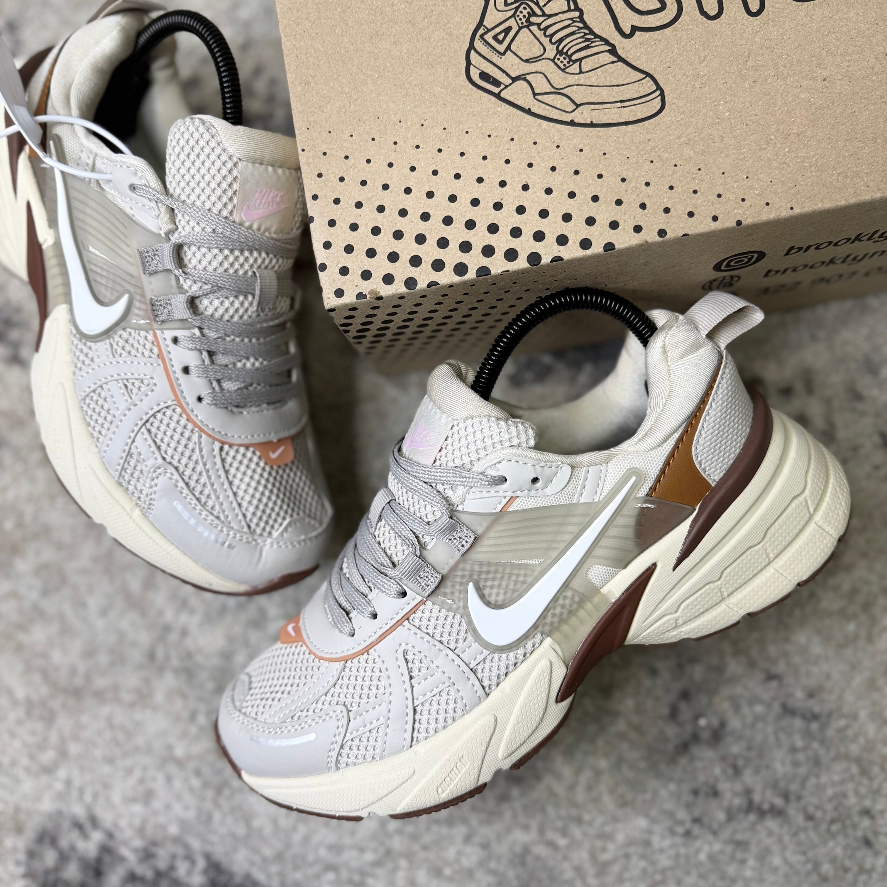 NIKE V2K RUN - BEIGE (AAA)