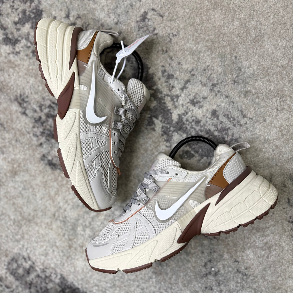 NIKE V2K RUN - BEIGE (AAA)