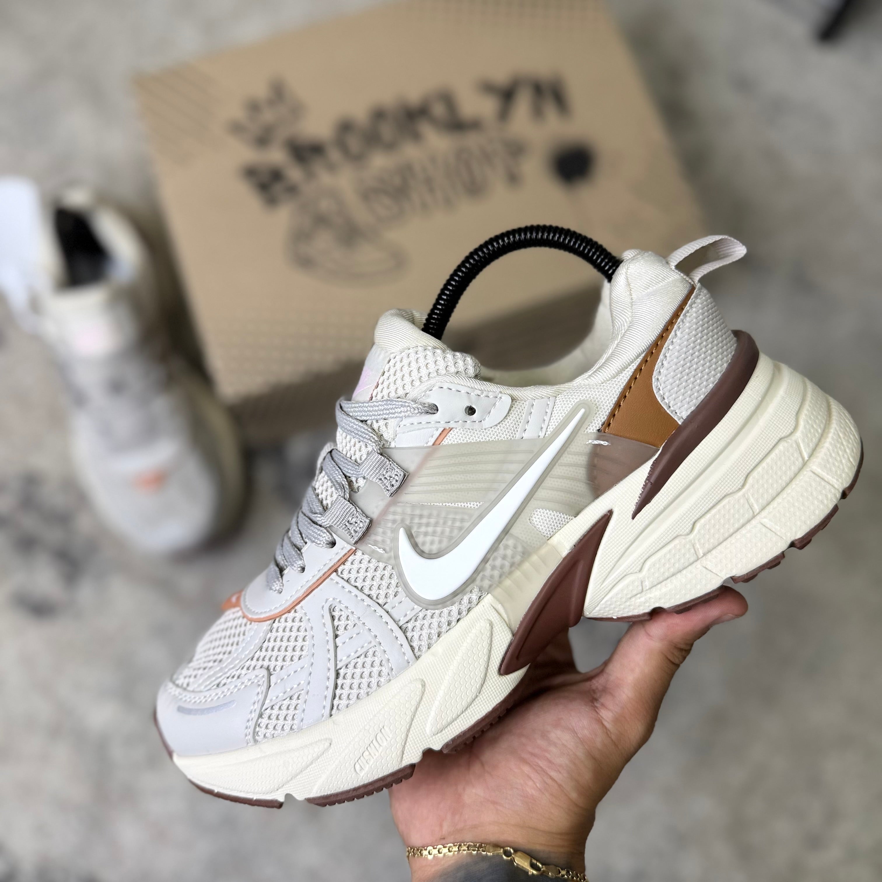 NIKE V2K RUN - BEIGE (AAA)