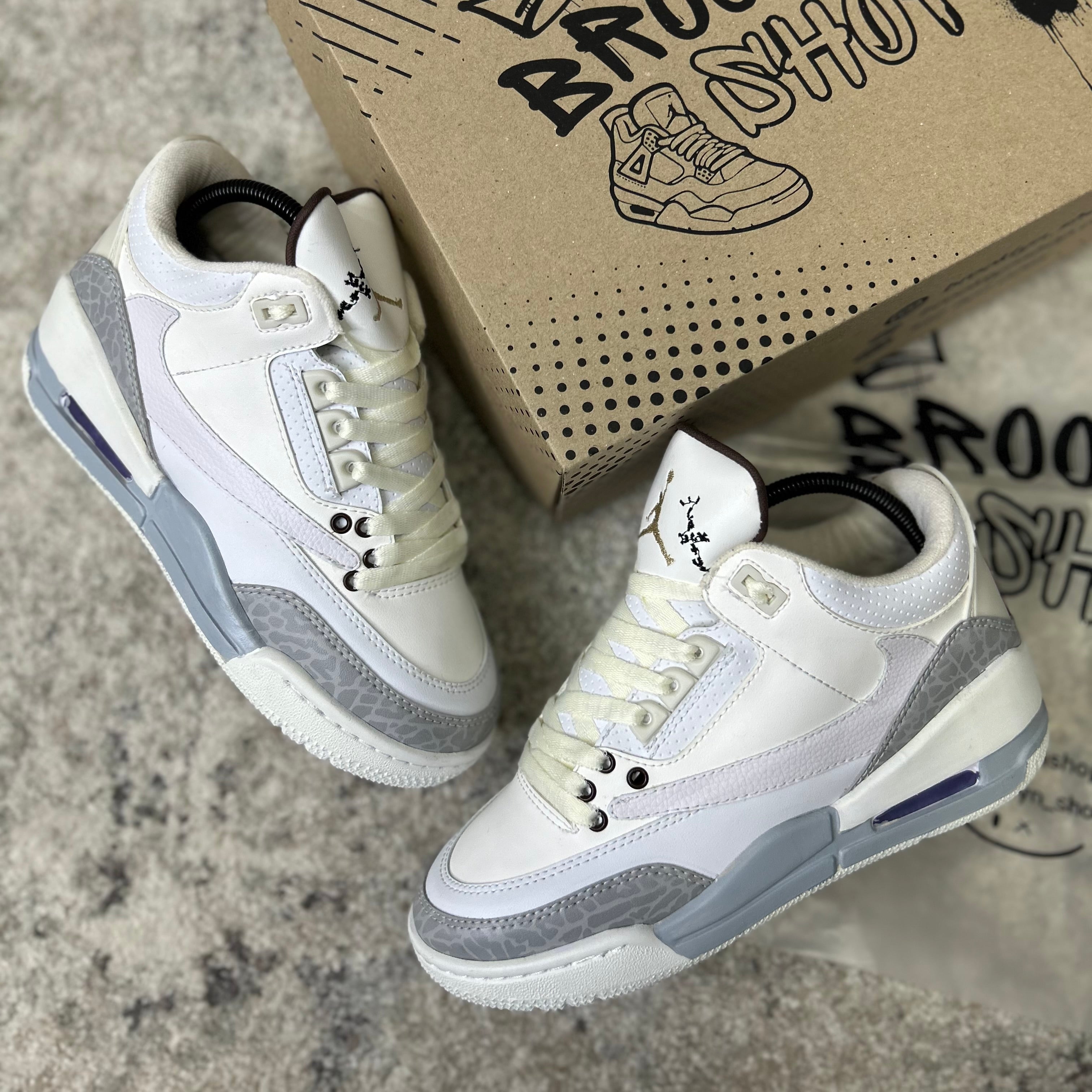 AIR JORDAN RETRO 3 - TRAVIS CREAM