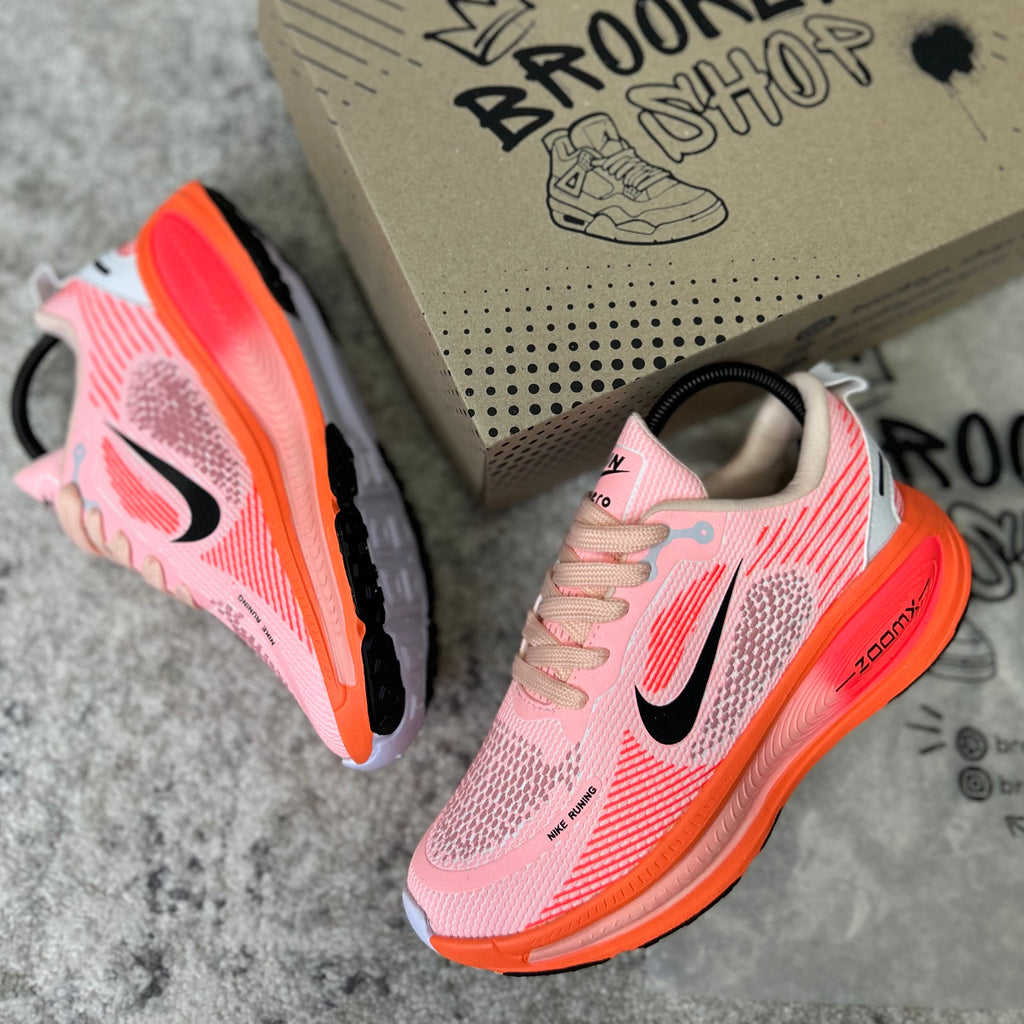 NIKE VOMERO 18