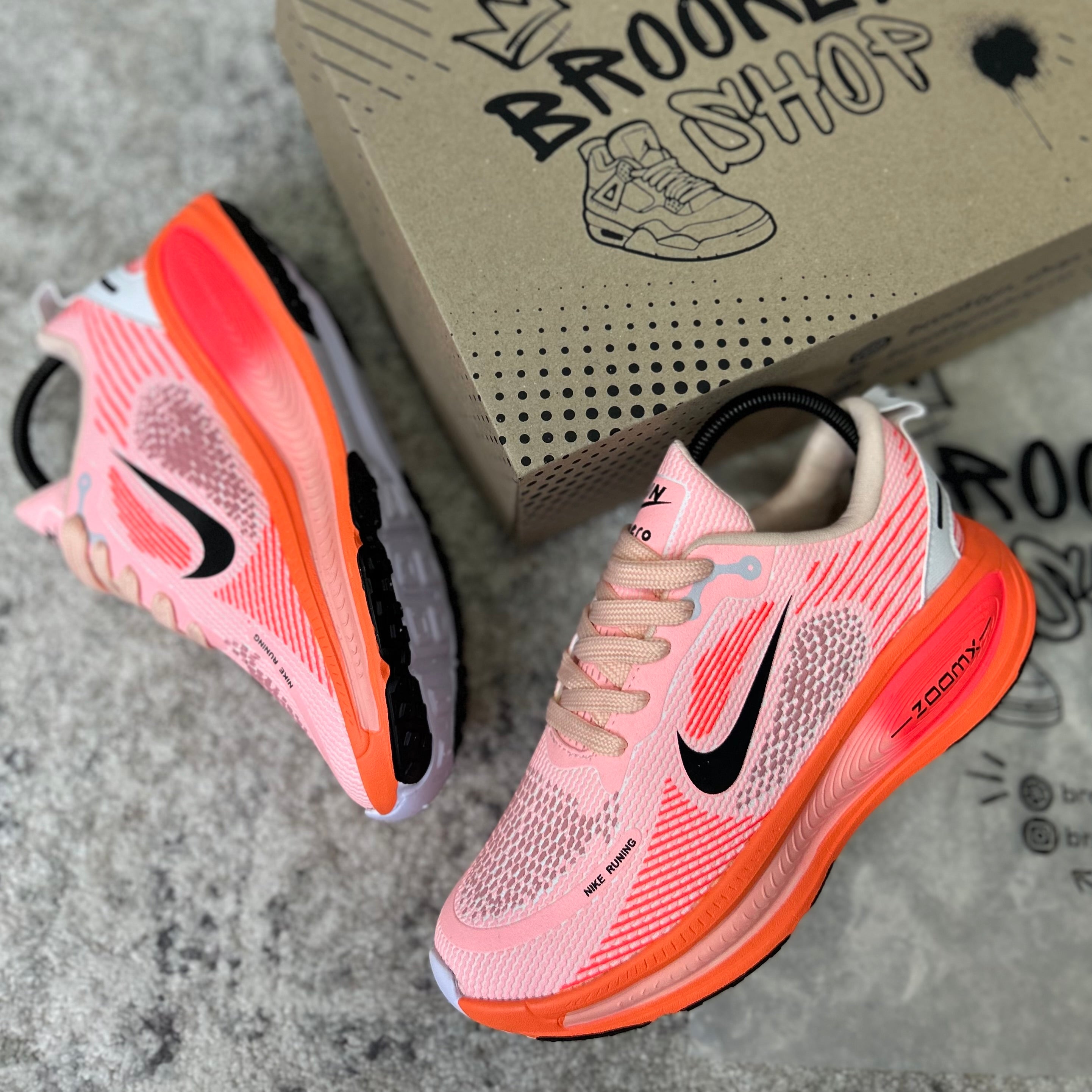 NIKE VOMERO 18