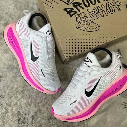NIKE VOMERO 18 - BLANCO FUCSIA