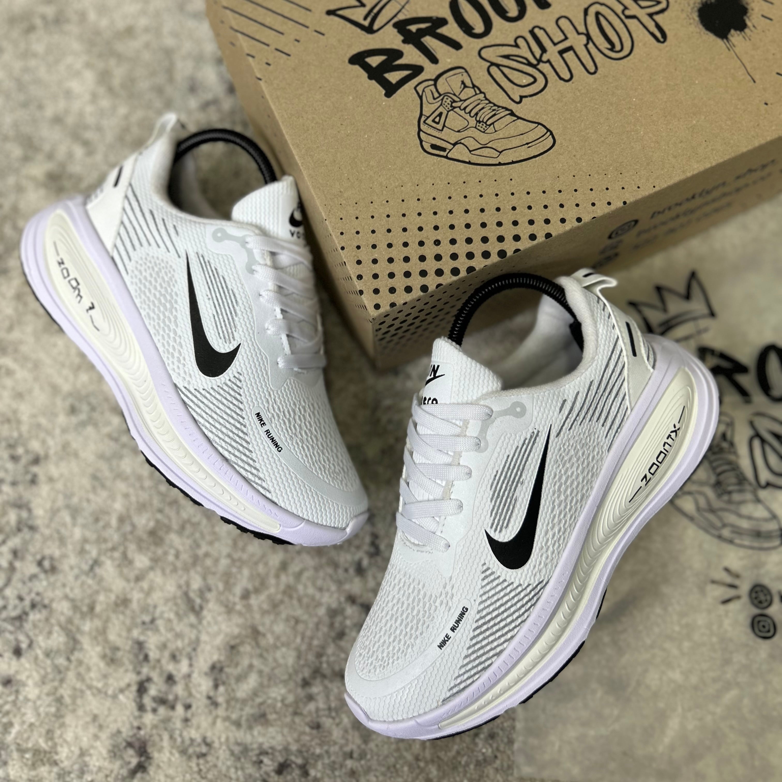 NIKE VOMERO 18
