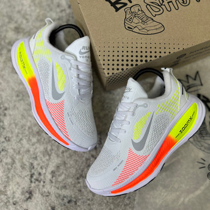 NIKE VOMERO 18 - BLANCO VERDE