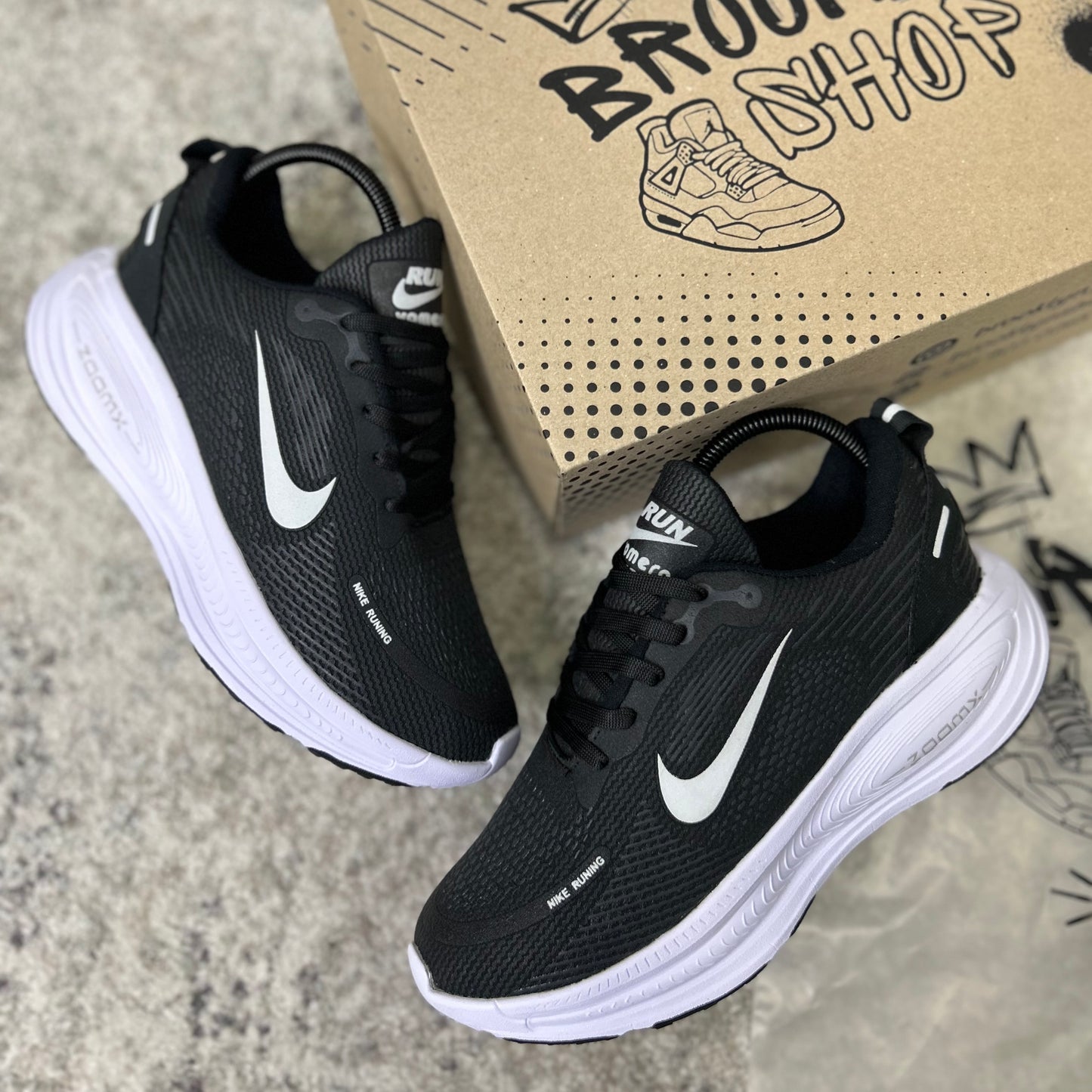 NIKE VOMERO 18