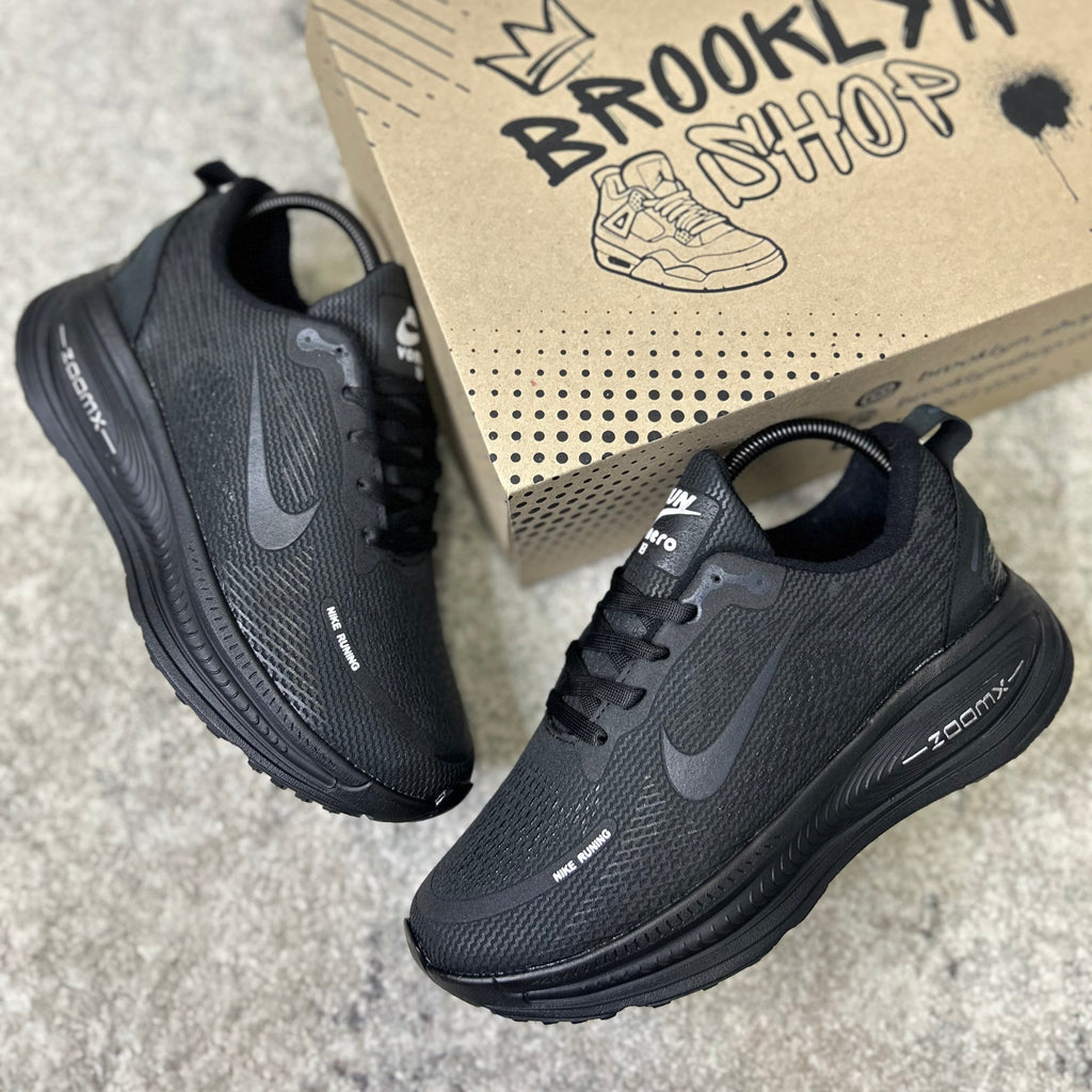 NIKE VOMERO 18 - TODO NEGRO
