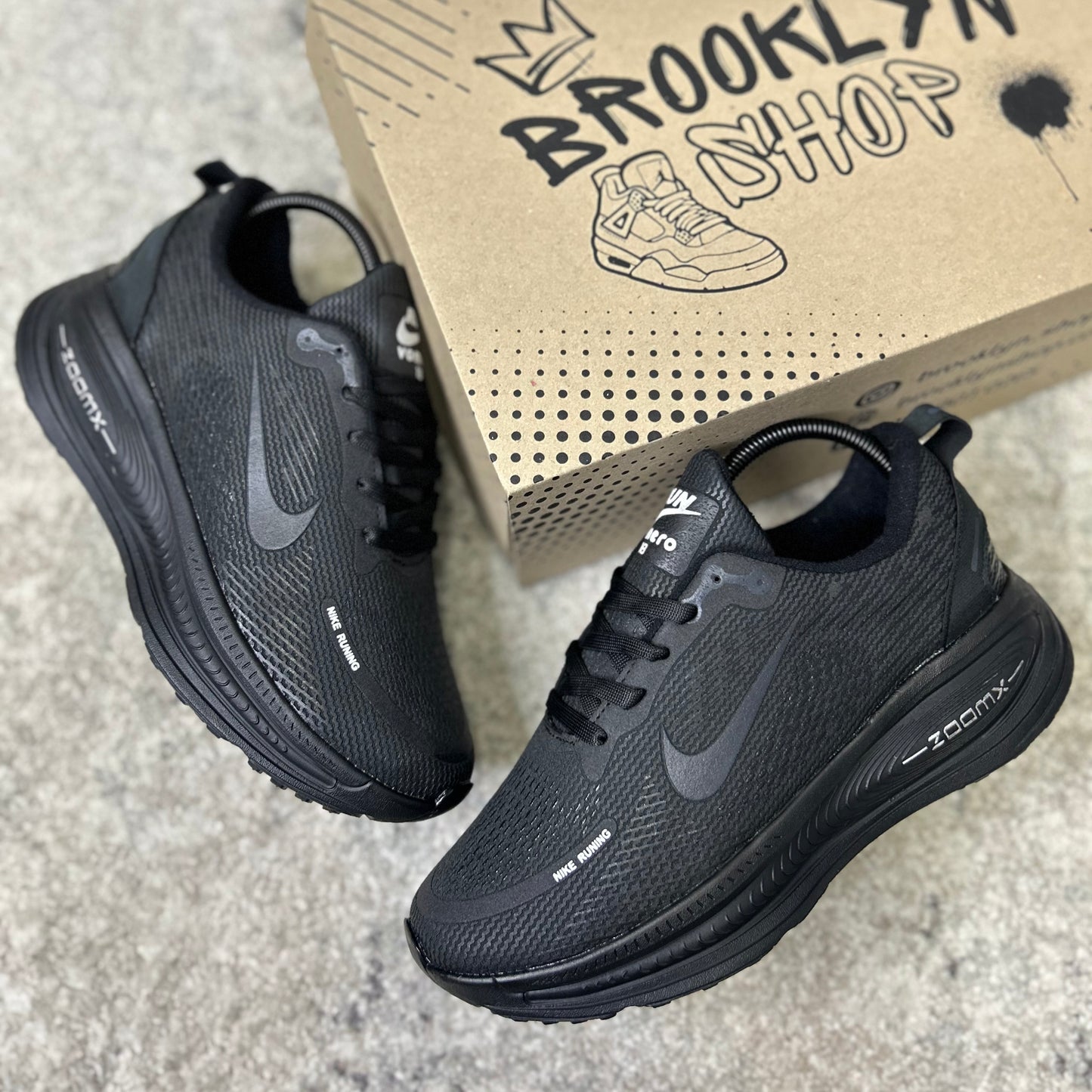 NIKE VOMERO 18 - TODO NEGRO