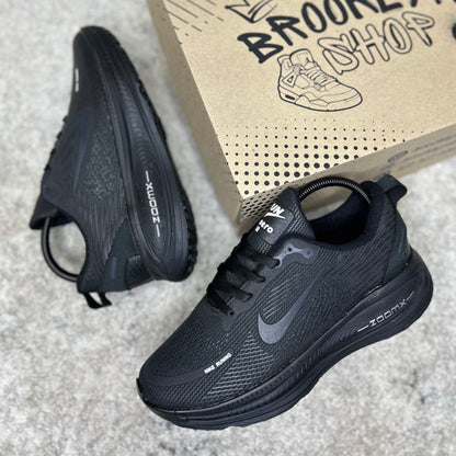 NIKE VOMERO 18 - TODO NEGRO