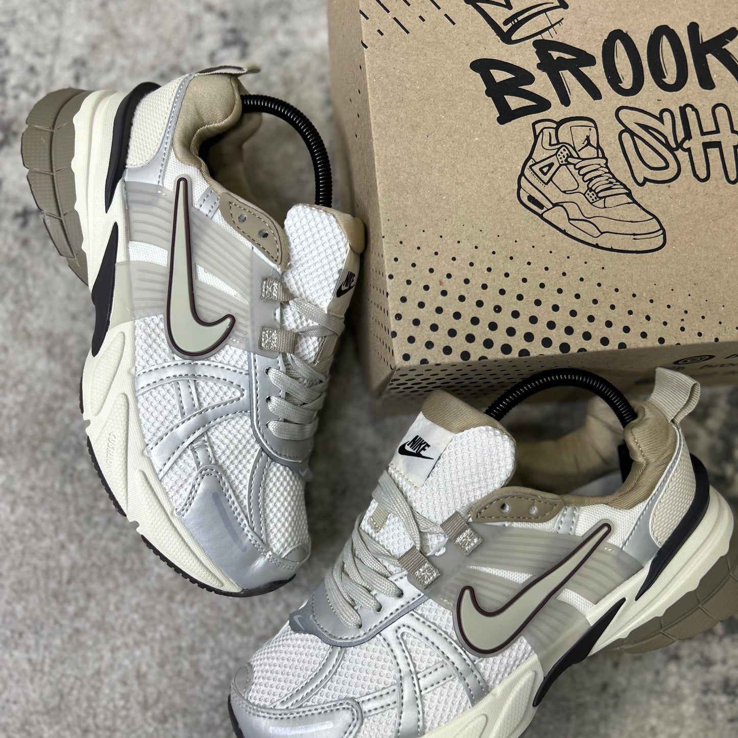 NIKE V2K RUN - BEIGE (AAA)