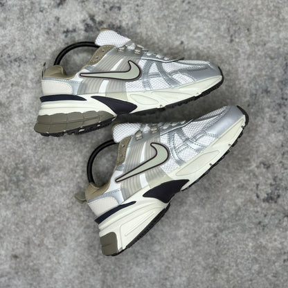 NIKE V2K RUN - BEIGE (AAA)