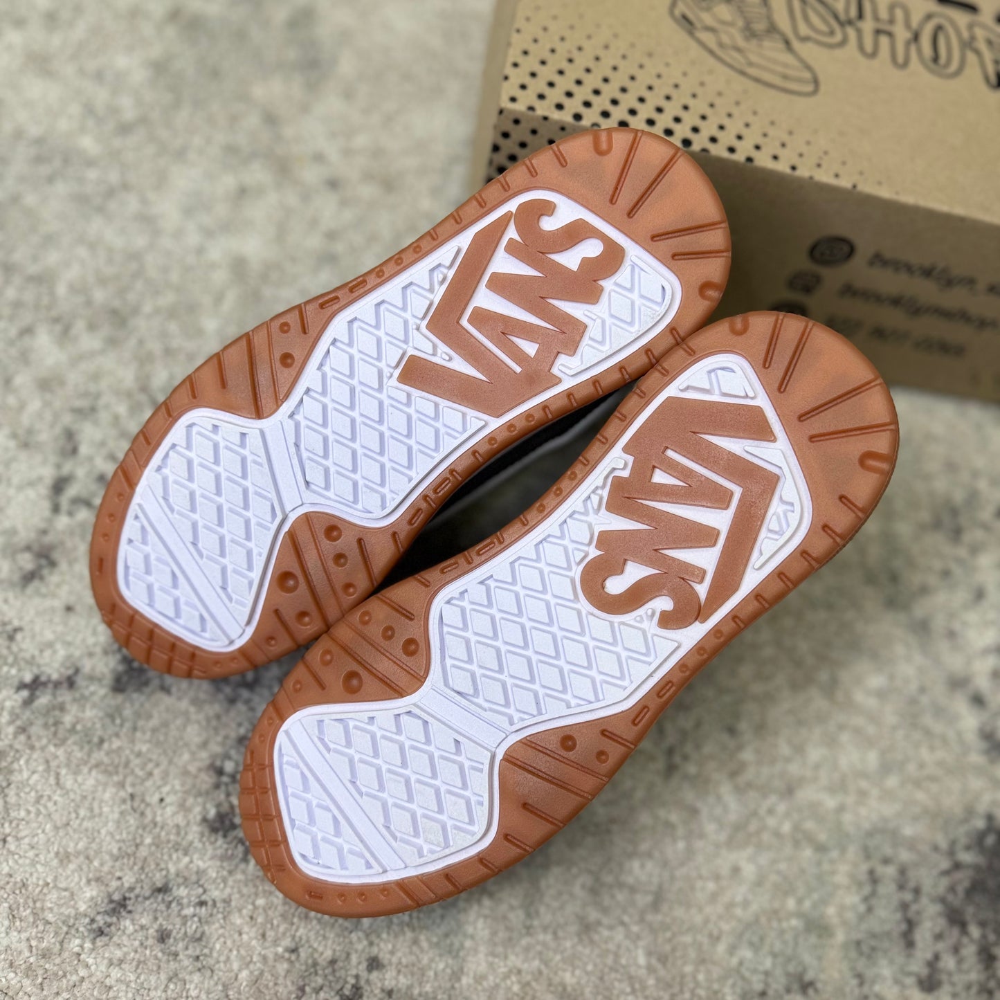VANS HYLANE
