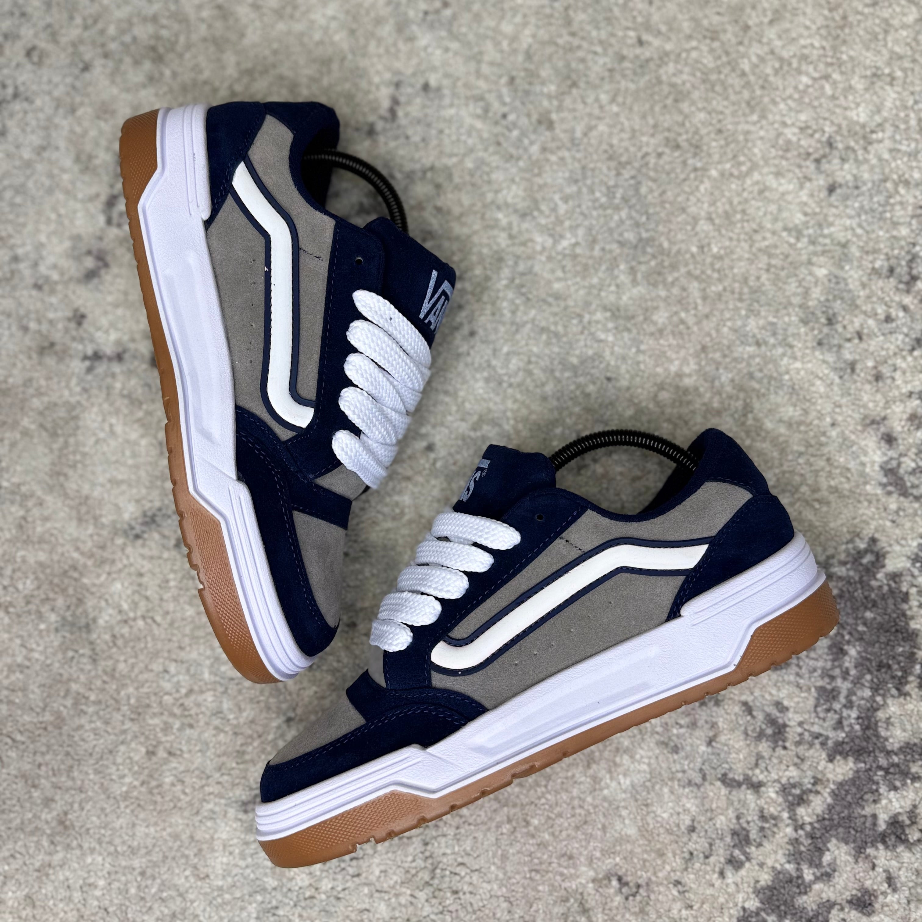 VANS HYLANE