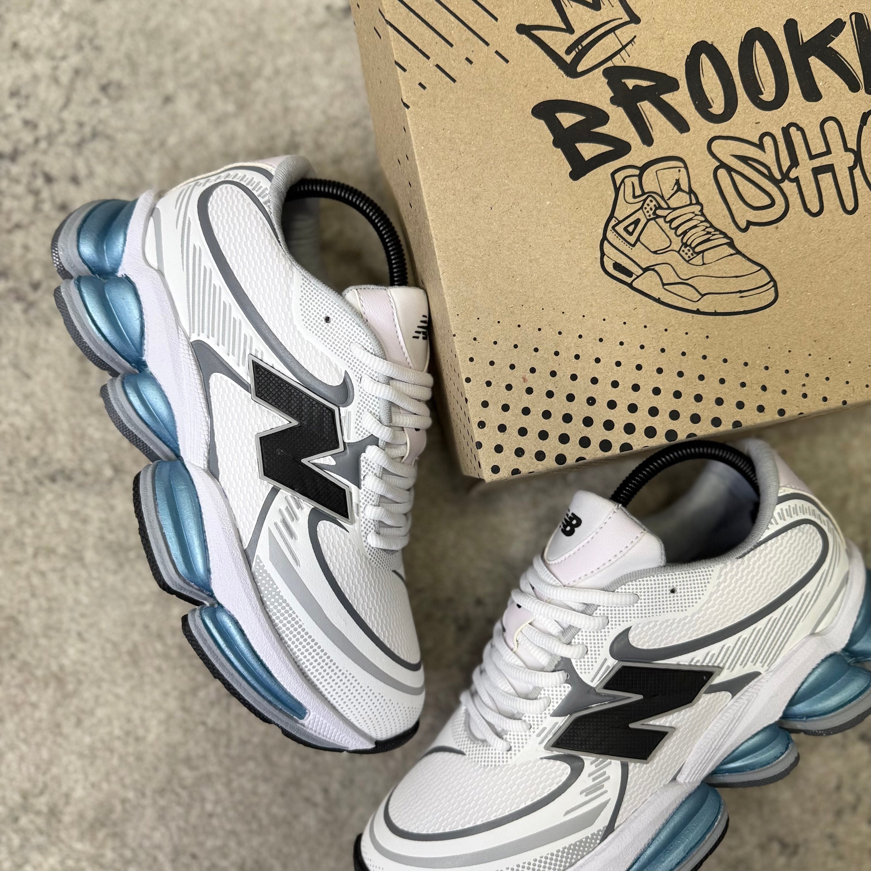 NEW BALANCE 2000