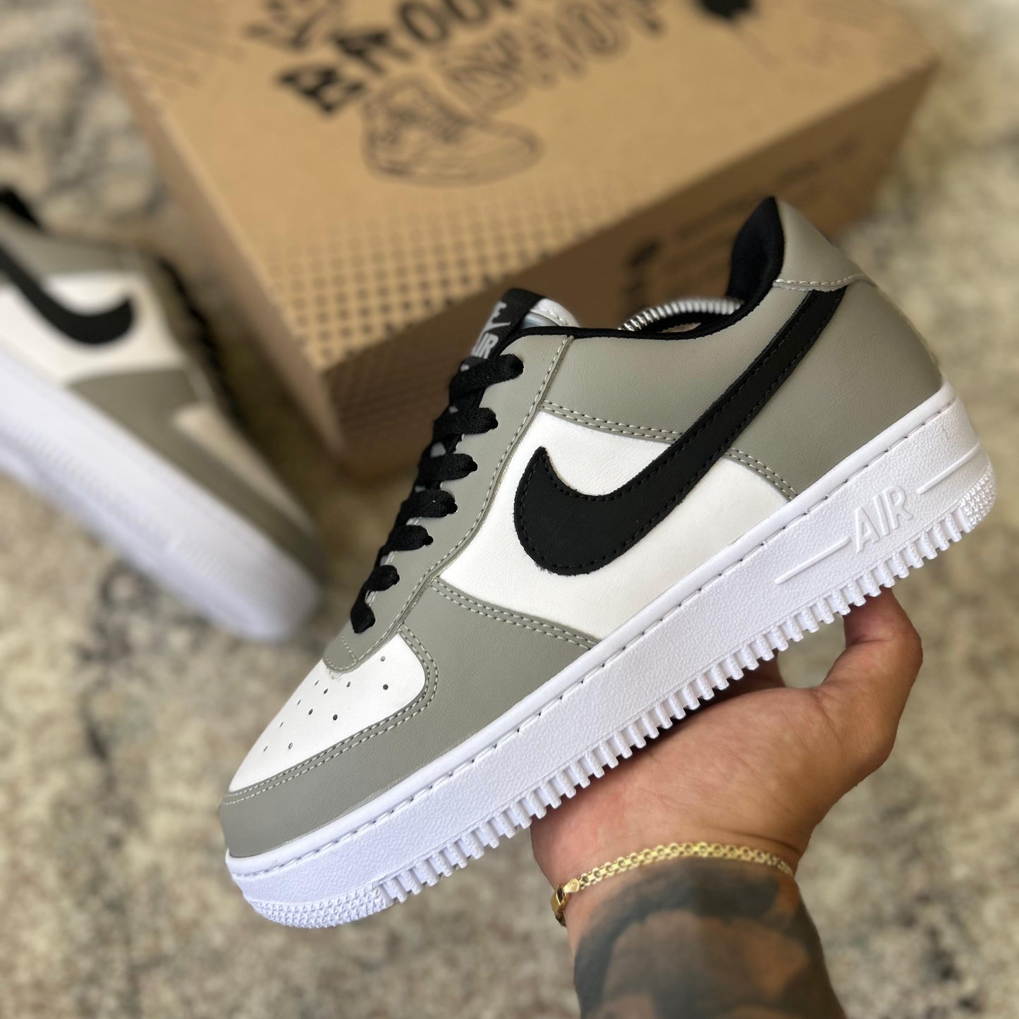AF1 - GRIS/NEGRO